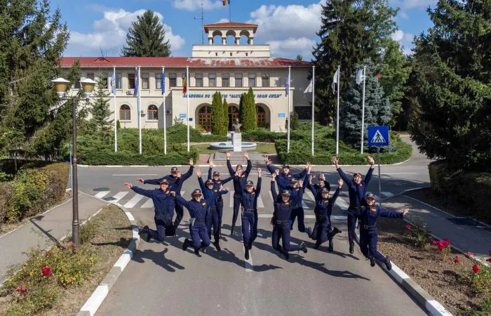Academia de Poliţie „Alexandru Ioan Cuza”, Facultatea de pompieri - pentru a ajunge la bucuria absolvirii trebuie să te pregătești cu eAdmitere.ro