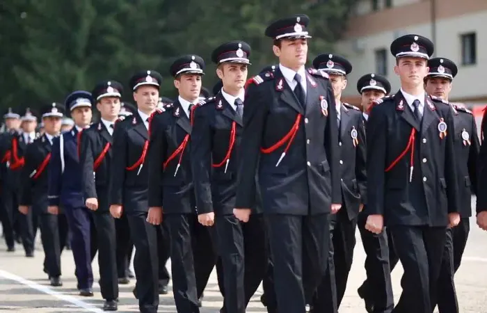 Festivitatea de absolvire și depunere a jurământului militar la Academia de Poliţie „Alexandru Ioan Cuza” - Facultatea de pompieri este un simbol ce reprezintă încununarea eforturilor studenților de a descoperi un domeniu de care sunt pasionați și pe care îndrăznesc să îl conducă.